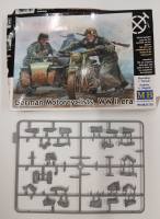 Thumbnail KINGKIT MODEL SCRAPYARD MASTERBOX 35178 GERMAN MOTORCYCLISTS  INCOMPLETE 