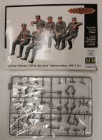 Thumbnail KINGKIT MODEL SCRAPYARD MASTERBOX 35137 GERMAN INFANTRY OFF TO THE FRONT INCOMPLETE