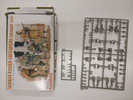 Thumbnail KINGKIT MODEL SCRAPYARD DRAGON 6059 GERMAN PANZER GRENADIERS  KHARKOV 1943   INCOMPLETE 