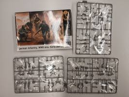 Thumbnail KINGKIT MODEL SCRAPYARD MASTER BOX LTD 35177 GERMAN INFANTRY WWII ERA EARLY PERIOD  INCOMPLETE 