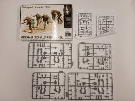 Thumbnail KINGKIT MODEL SCRAPYARD MASTER BOX LTD 3540 GERMAN SIGNALS PERSONNEL INCOMPLETE