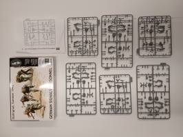 Thumbnail KINGKIT MODEL SCRAPYARD MASTER BOX LTD 3540 STALINGRAD  SUMMER 1942 GERMAN SIGNALS PERSONNEL  INCOMPLETE 