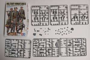 Thumbnail KINGKIT MODEL SCRAPYARD TAMIYA 35371 GERMAN INFANTRY SET  WWII   INCOMPLETE 