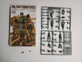 Thumbnail KINGKIT MODEL SCRAPYARD TAMIYA 35031.600 GERMAN ARTILLERY TROOPS  INCOMPLETE 
