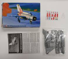 Thumbnail KINGKIT MODEL SCRAPYARD MASTERCRAFT 030131 MIG-21 CZECHOSLOVAKIA INVASION  CRACKED DECALS 