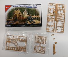 Thumbnail KINGKIT MODEL SCRAPYARD TRISTAR 35005 GERMAN PANZER GRENADIERS VOL.2  STARTED 