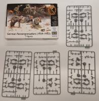 Thumbnail KINGKIT MODEL SCRAPYARD MASTERBOX 3518 GERMAN PANZERGRENADIERS 1939-42  INCOMPLETE 