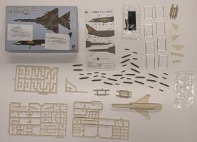 Thumbnail KINGKIT MODEL SCRAPYARD PIT ROAD SN-12 RAF TSR 2  NO DECALS   STARTED 