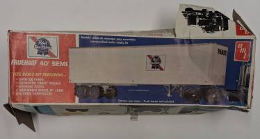 Thumbnail KINGKIT MODEL SCRAPYARD AMT T556 FRUEHAUF 40  SEMI  INCOMPLETE 