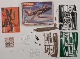 Thumbnail KINGKIT MODEL SCRAPYARD MATCHBOX PK-402 WELLINGTON MK.X DAMAGED BOX BROKEN PROPELLER