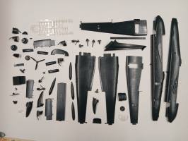 Thumbnail KINGKIT MODEL SCRAPYARD FROG F172 SHACKLETON DE-SPRUED
