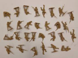 Thumbnail KINGKIT MODEL SCRAPYARD AIRFIX BRITISH 8TH ARMY 27 PIECES NO BOX