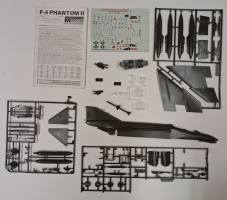 Thumbnail KINGKIT MODEL SCRAPYARD MONOGRAM 5800 F-4 PHANTOM II STARTED