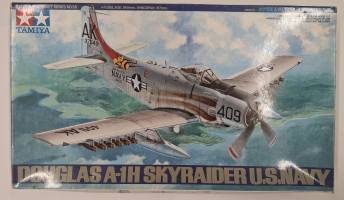Thumbnail KINGKIT MODEL SCRAPYARD TAMIYA 61058.2800 DOUGLAS A-1H SKYRAIDER U.S.NAVY STARTED